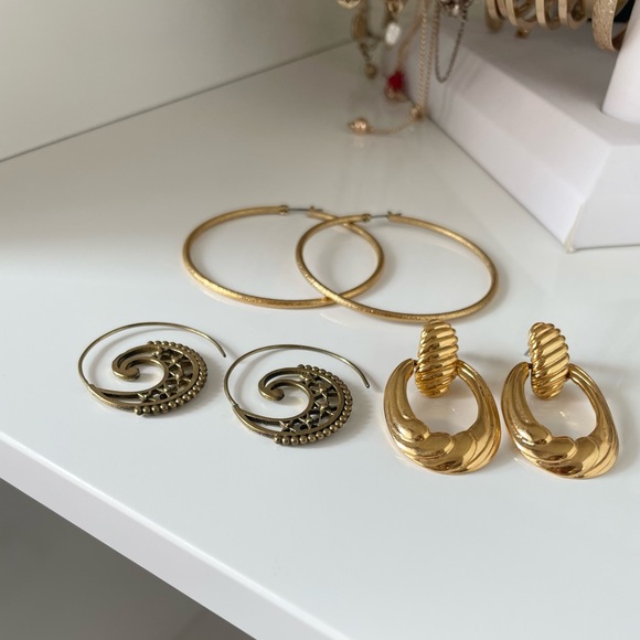 Thrifted vintage earrings bundle - Picture 2 of 3